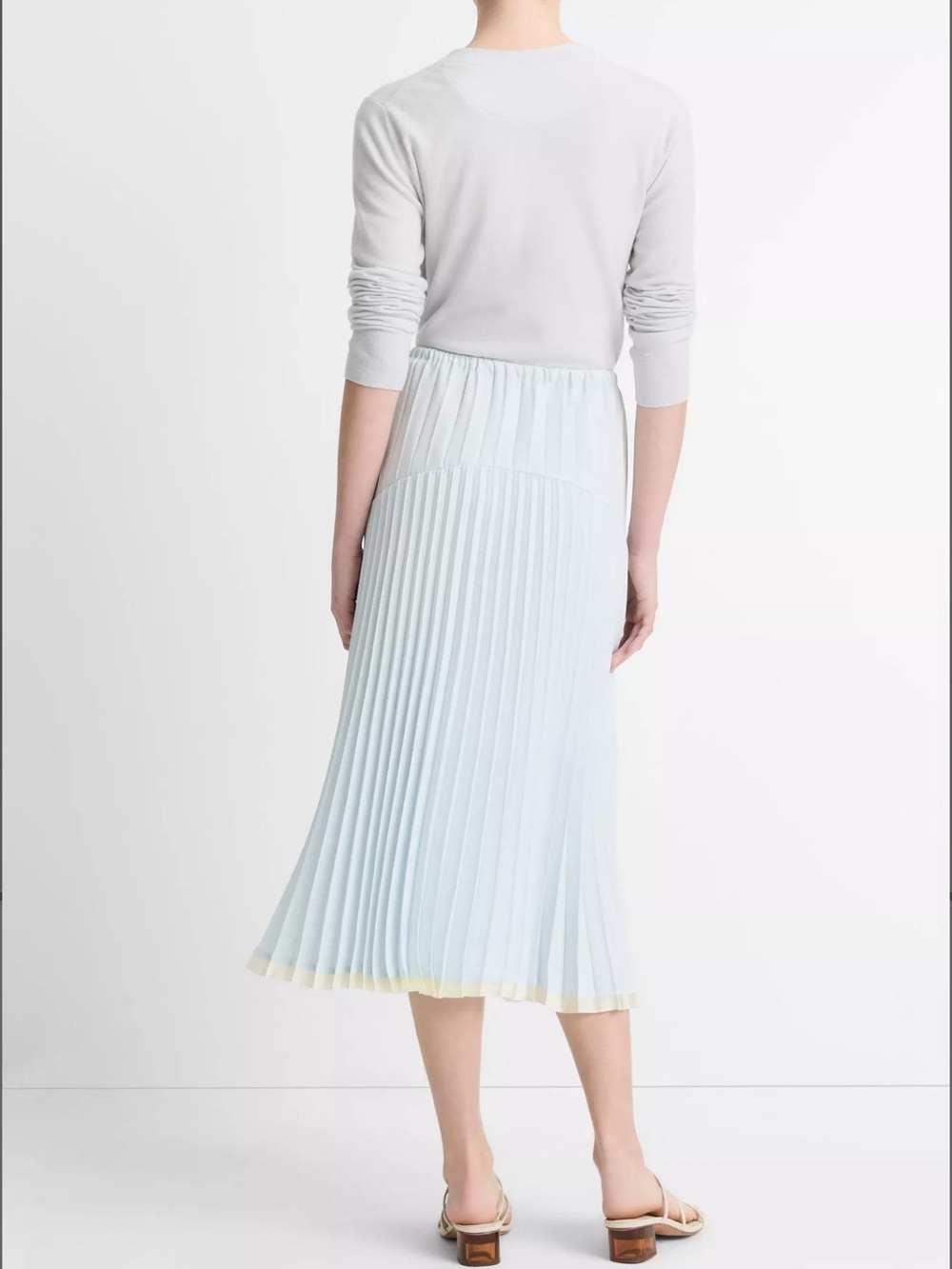 NWT Vince Pleated Midi Skirt in Light Blue with pockets Retails $448 Size XL - Picture 2 of 10